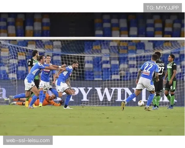 热那亚vs萨索洛，主队凭借角球战术已打入两球