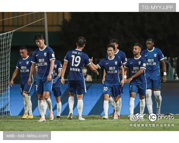 人物聚焦:从国脚到保级队核心,谢鹏飞在武汉三镇的角色转变 人物聚焦:从国脚到保级队核心,谢鹏飞在武汉三镇的角色转变